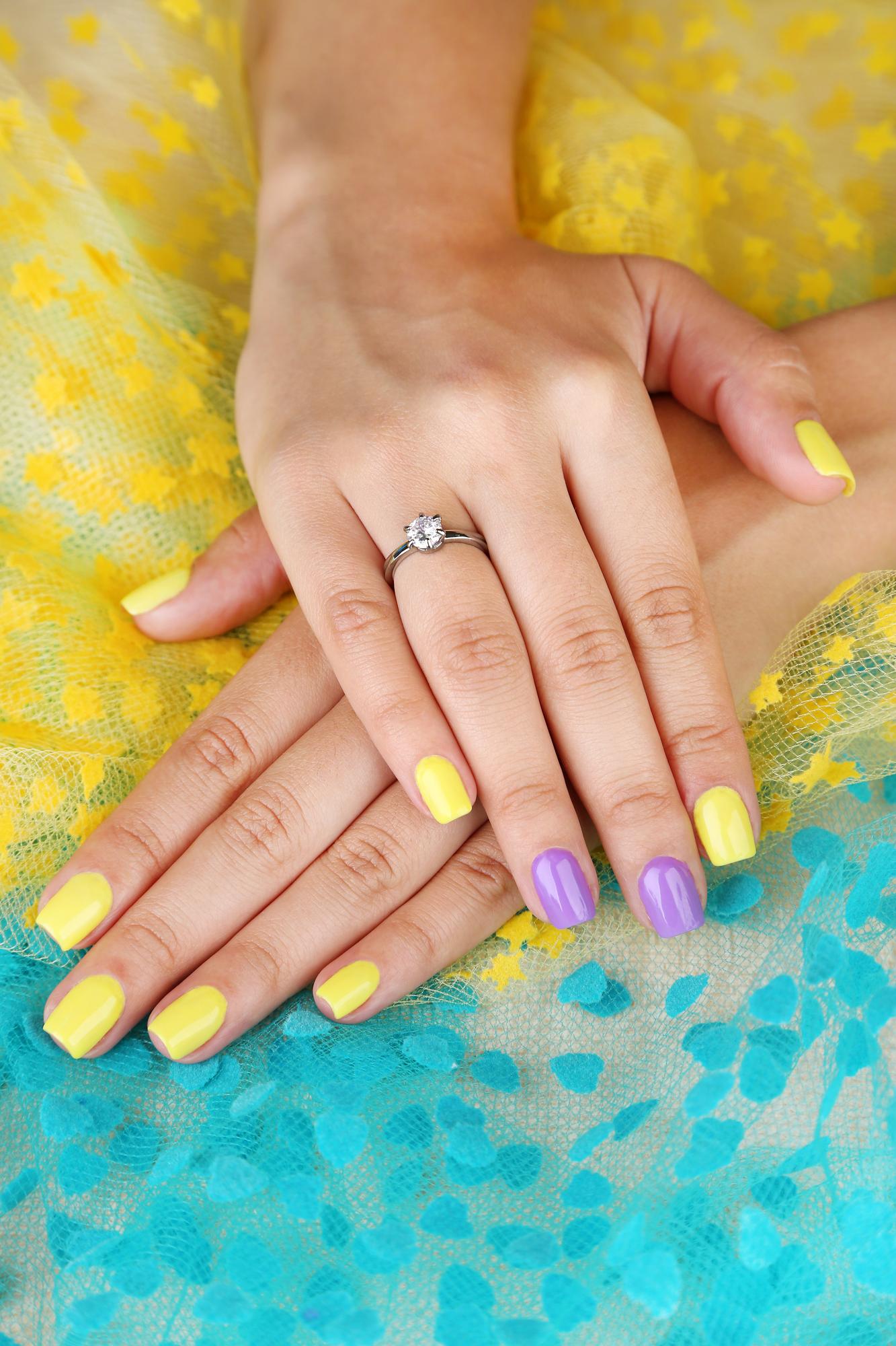 Dr10305 Nail 1 1 Verti Cc Yellow Purple